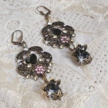 Colección BO Irresistible Passion montada con cristales de Swarovski en portavelas florales de filigrana de bronce